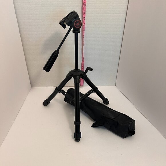 Vivitar 600 Adjustable Tripod w Carrying Case | Lightweight Aluminum Camera Stnd - Picture 1 of 5